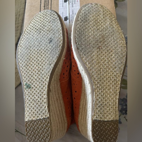 Toms orange Suede Wedge Booties, Size 7.5 - Picture 9 of 9